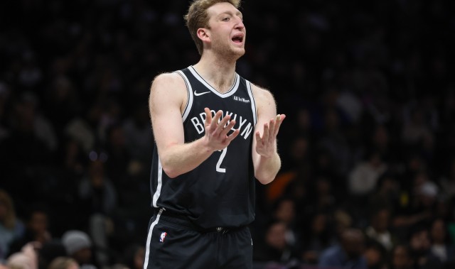 赏金女王-一通乱战！曼恩反击被追身大帽 沃尔夫补篮还被帽&amp;再次放篮才进