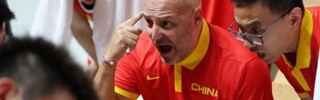 乔尔杰维奇：中国男篮不缺人才 他们接受我的理念